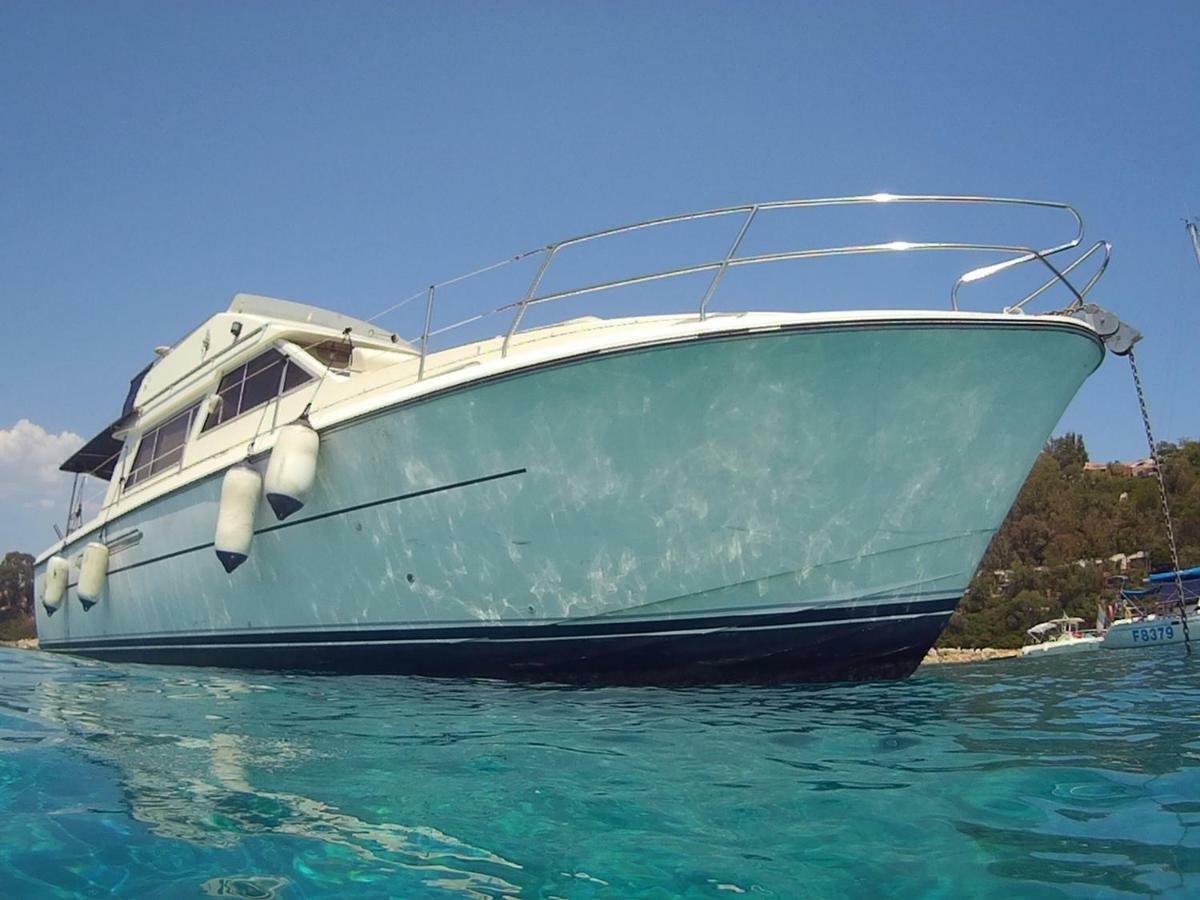Отель Blue II Yacht Арбатакс Экстерьер фото