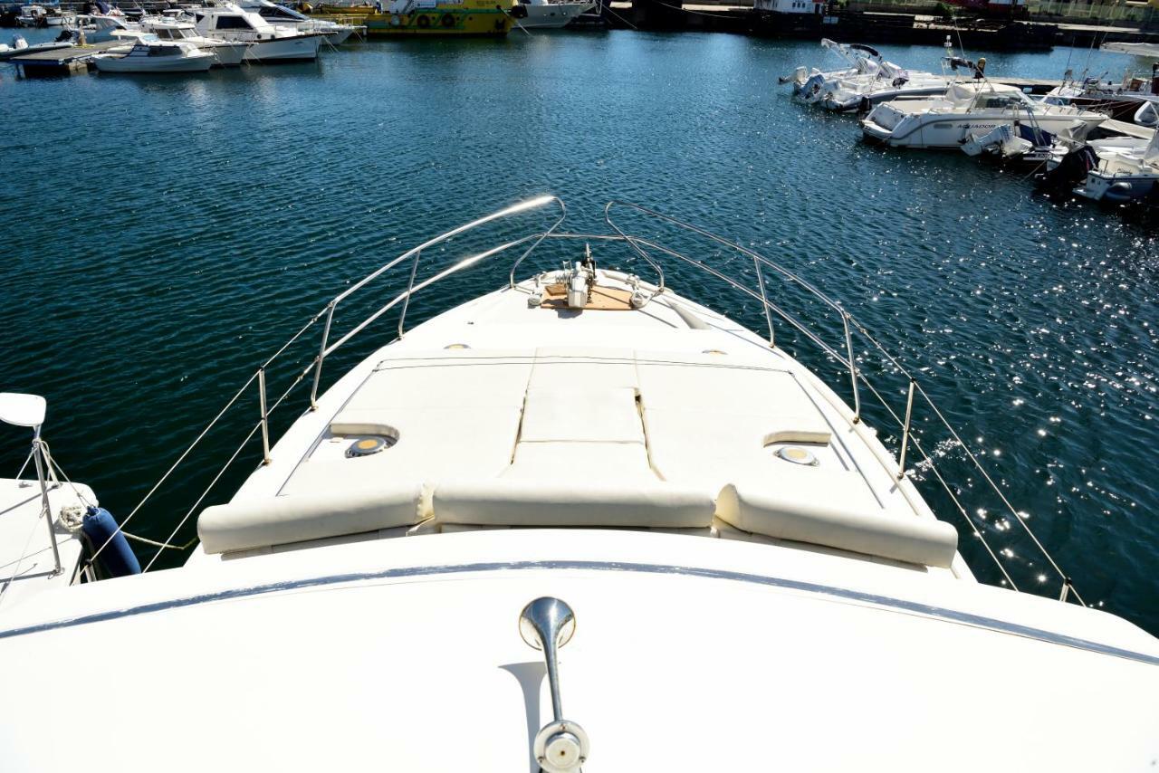 Отель Blue II Yacht Арбатакс Экстерьер фото